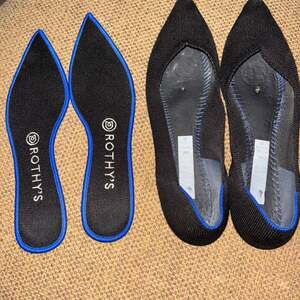 Rothy's The Point Black Solid Pointed-Toe Knit Ballet Flats